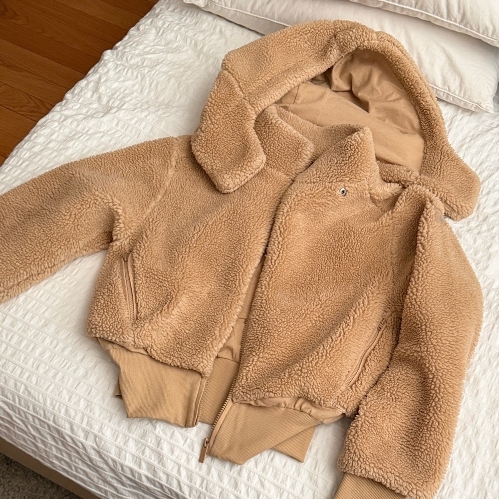 ALO Yoga jacket